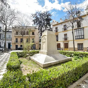 Peace, Pool & Parking At Centre Sevilla